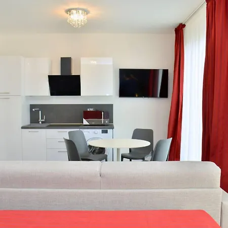 Coastal Seaside Calm With Balcony Apartamento Bibione