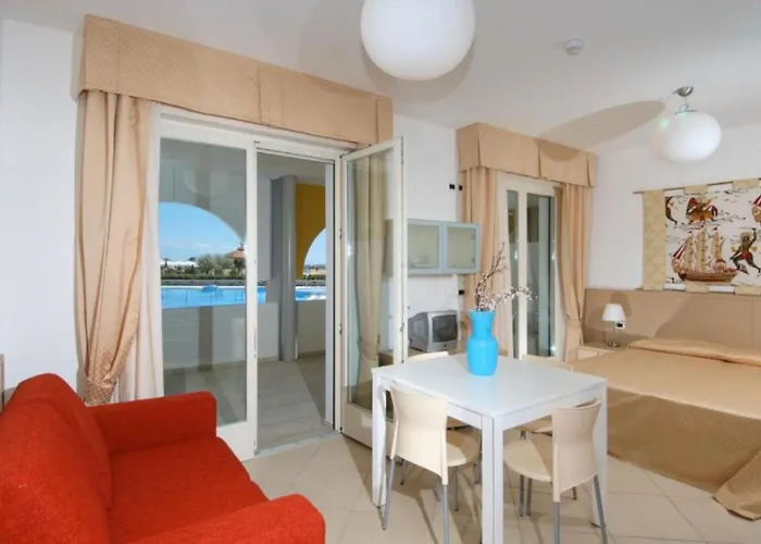 Coastal Seaside Calm With Balcony Apartman